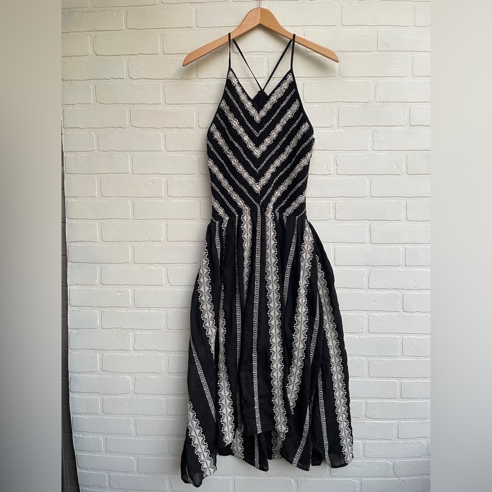 En Saison Black and White Striped Midi Sleeveless Dress